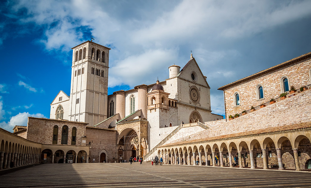 Sightseeing tour to Cortona, Perugia and Assisi with private driver
