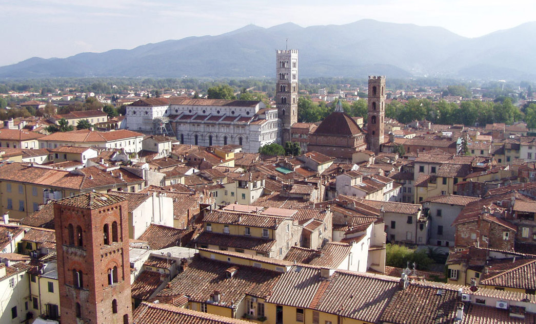 Sightseeing one-day tour to Pisa and Lucca, Tuscany