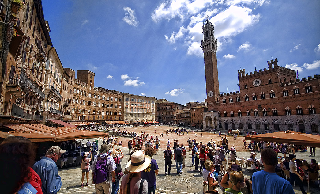 Sightseeing day tour to Siena and its surroundings